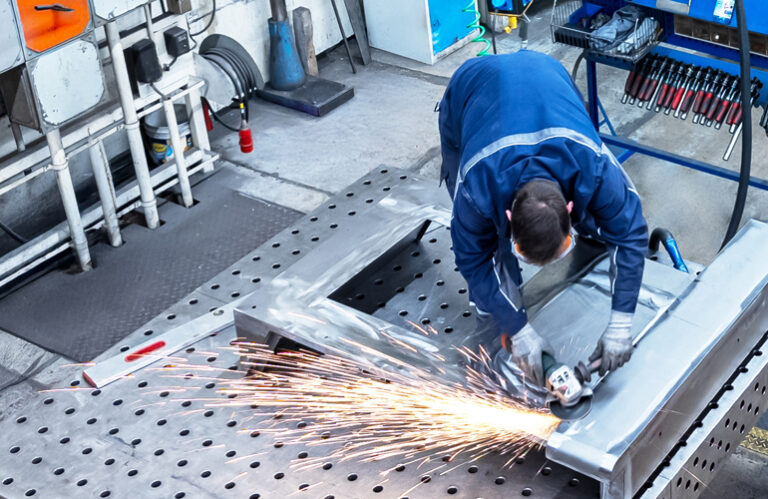 Welding workstations for the production of high-quality and complex assemblies.