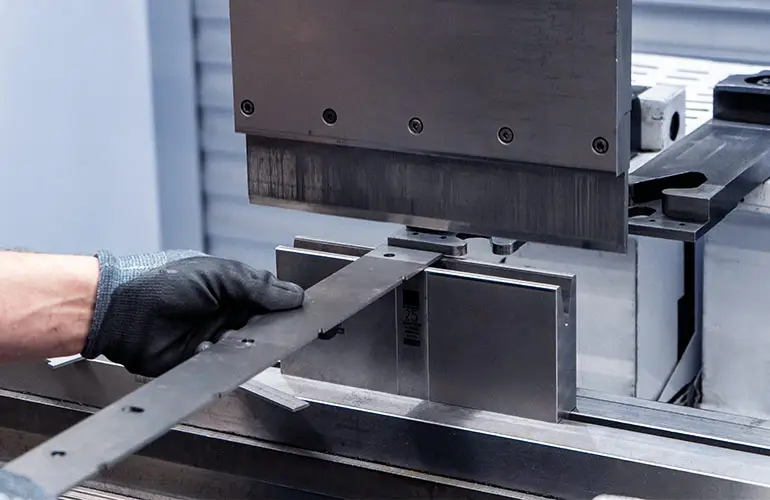 CNC bending of a sheet metal part – precision sheet metal processing for technical assemblies