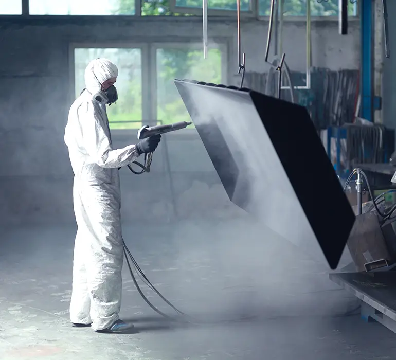 Sandblasting a metal component – surface preparation for powder coating